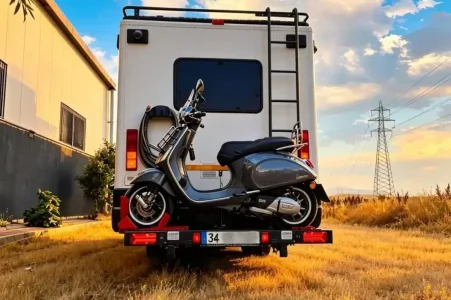 ¿Cómo elegir el mejor portamotos para autocaravana?